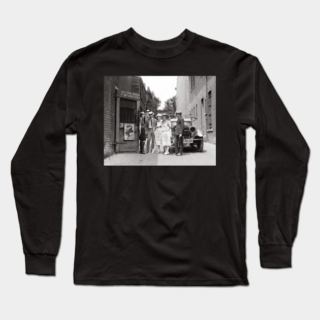 The Krazy Kat Speakeasy, 1921. Vintage Photo Long Sleeve T-Shirt by historyphoto